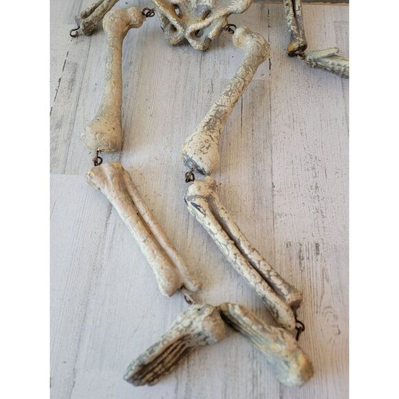 Rustic Skull black bleeding face hanging Halloween scary pop decor jointed - Picture 3 of 16